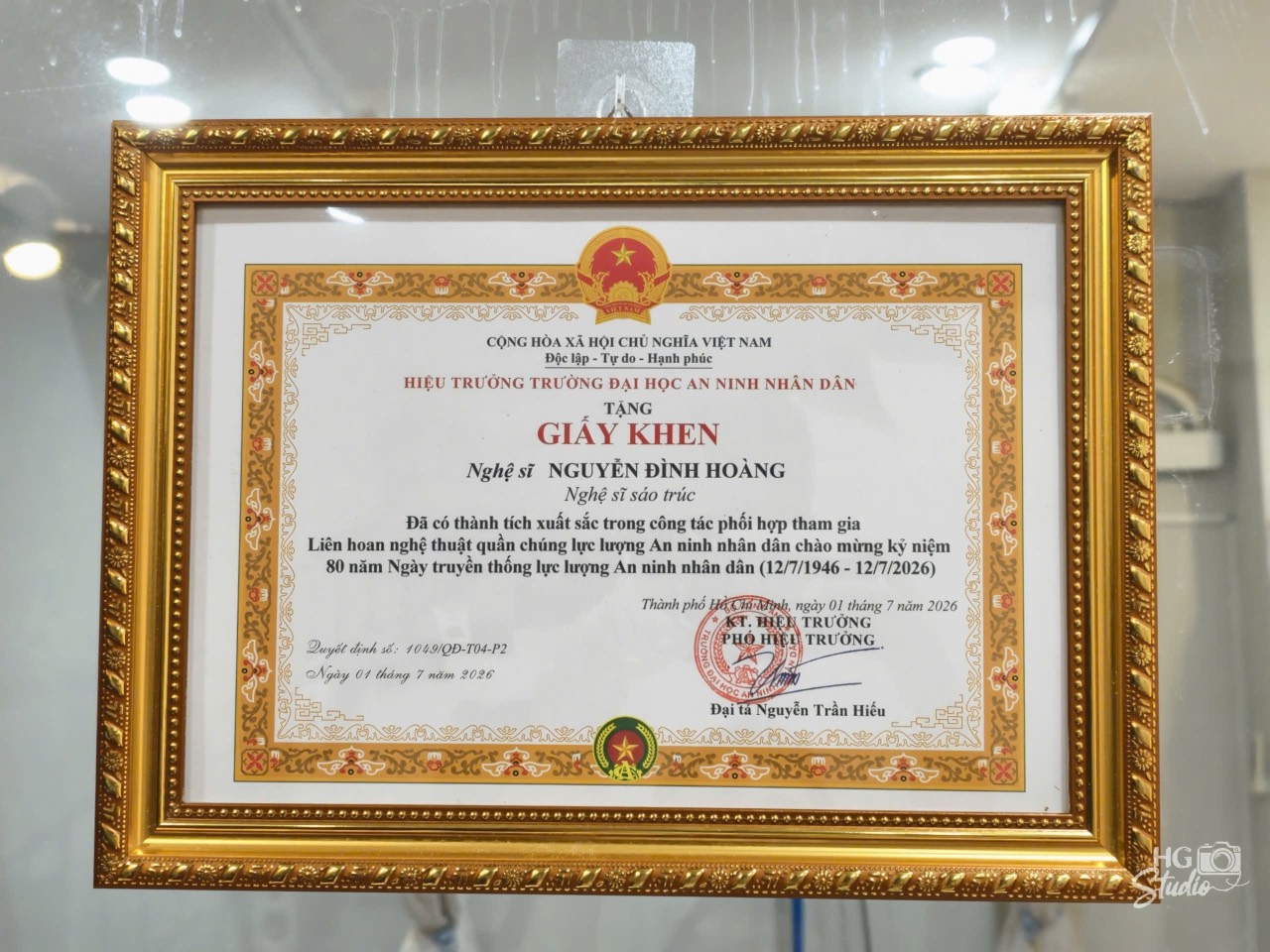 Giấy khen Nghệ sĩ Nguyễn Đình Hoàng