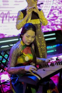 Biểu diễn đàn tranh kết hợp sáo tại Hành Trình Âm Nhạc lần 1 – Bình Minh